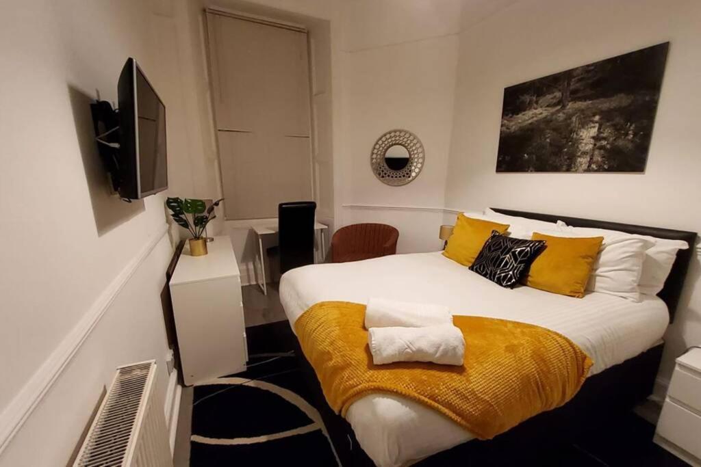 Leith Spectacular Apartment By Sensational Stay Short Lets & Serviced Accommodation With 6 Separate Beds & 2 Baths エディンバラ エクステリア 写真