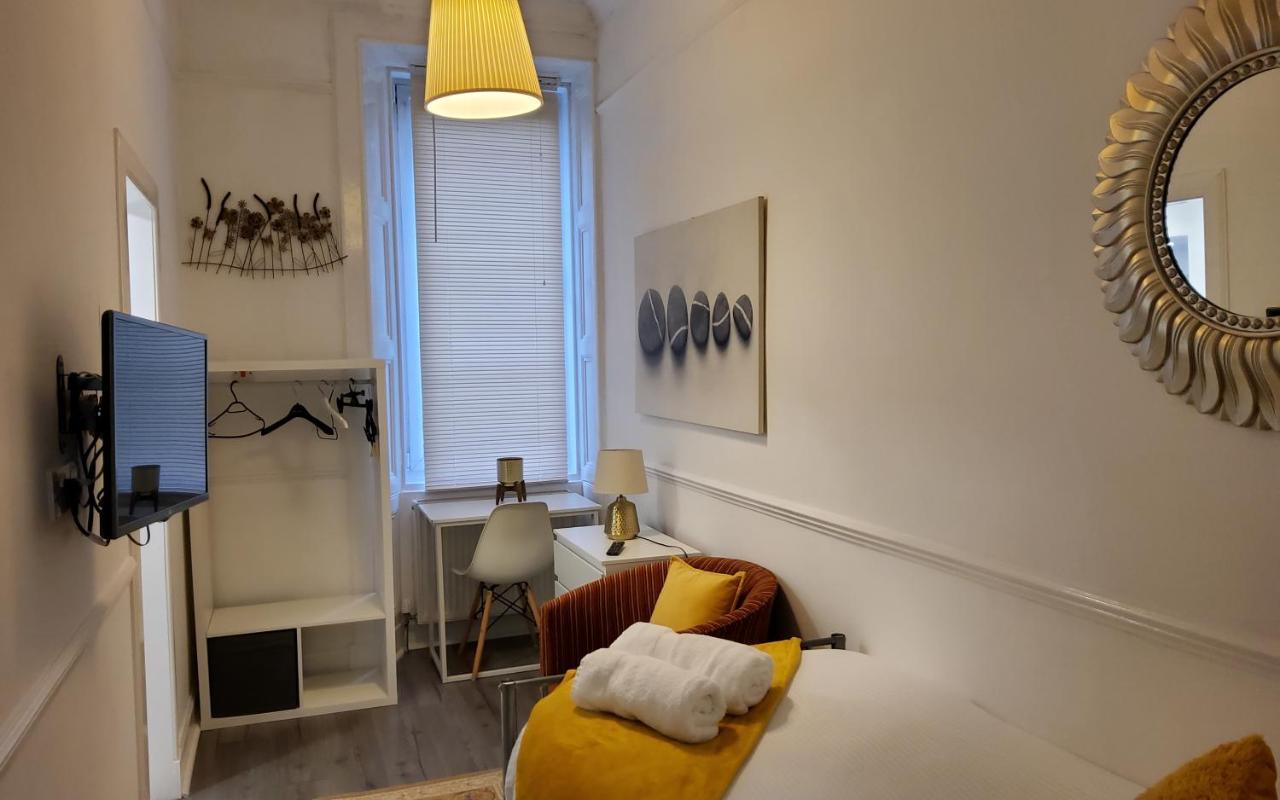Leith Spectacular Apartment By Sensational Stay Short Lets & Serviced Accommodation With 6 Separate Beds & 2 Baths エディンバラ エクステリア 写真